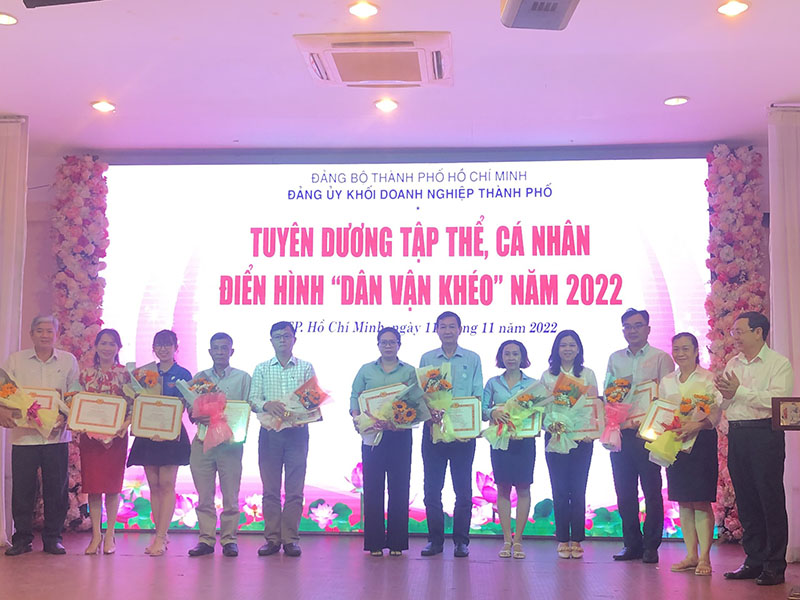 HỘI NGHỊ TUYÊN DƯƠNG TẬP THỂ CÁ NHÂN ĐIỂN HÌNH DÂN VẬN KHÉO NĂM 2022 CỦA ĐẢNG UỶ KHỐI DOANH NGHIỆP TP