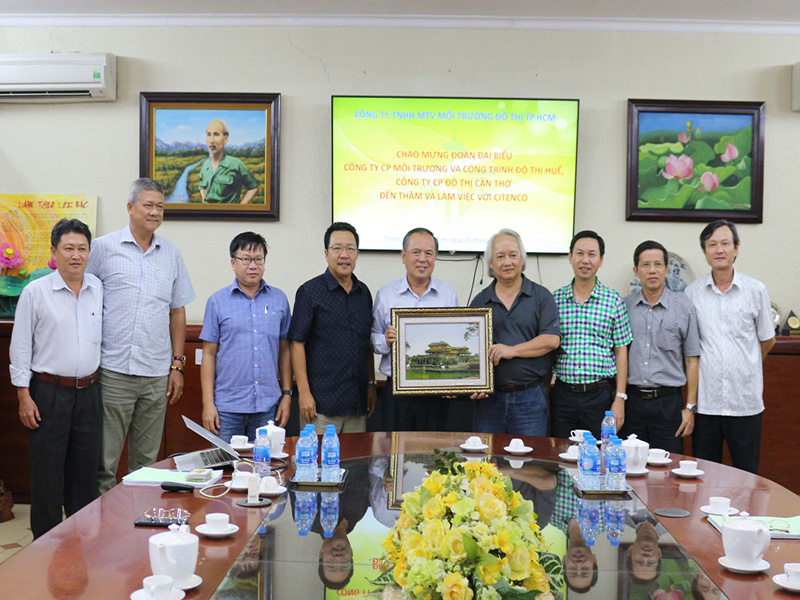 Tiếp đoàn đại biểu Công ty CP Môi trường và công trình đô thị Huế và Công ty CP Đô thị Cần Thơ