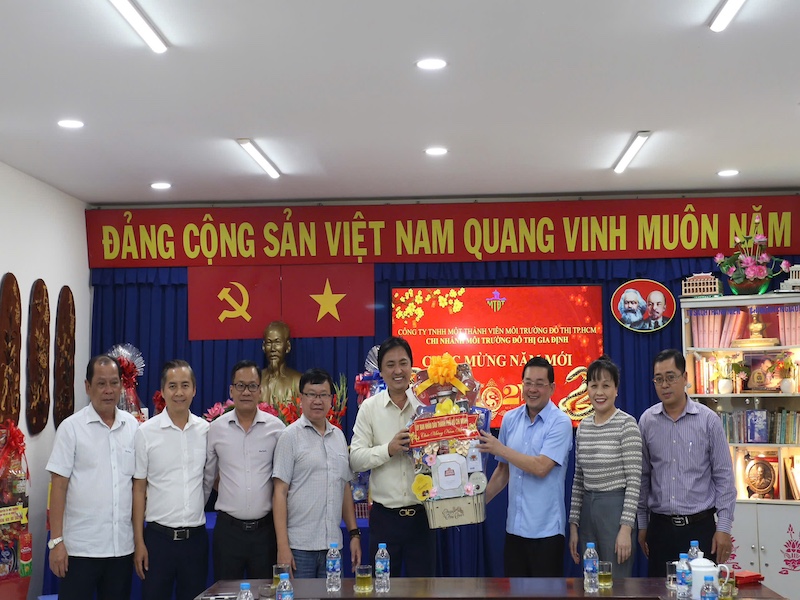 LÃNH ĐẠO THÀNH PHỐ THĂM VÀ CHÚC TẾT CÔNG NHÂN CHI NHÁNH MTĐT GIA ĐỊNH NĂM 2025